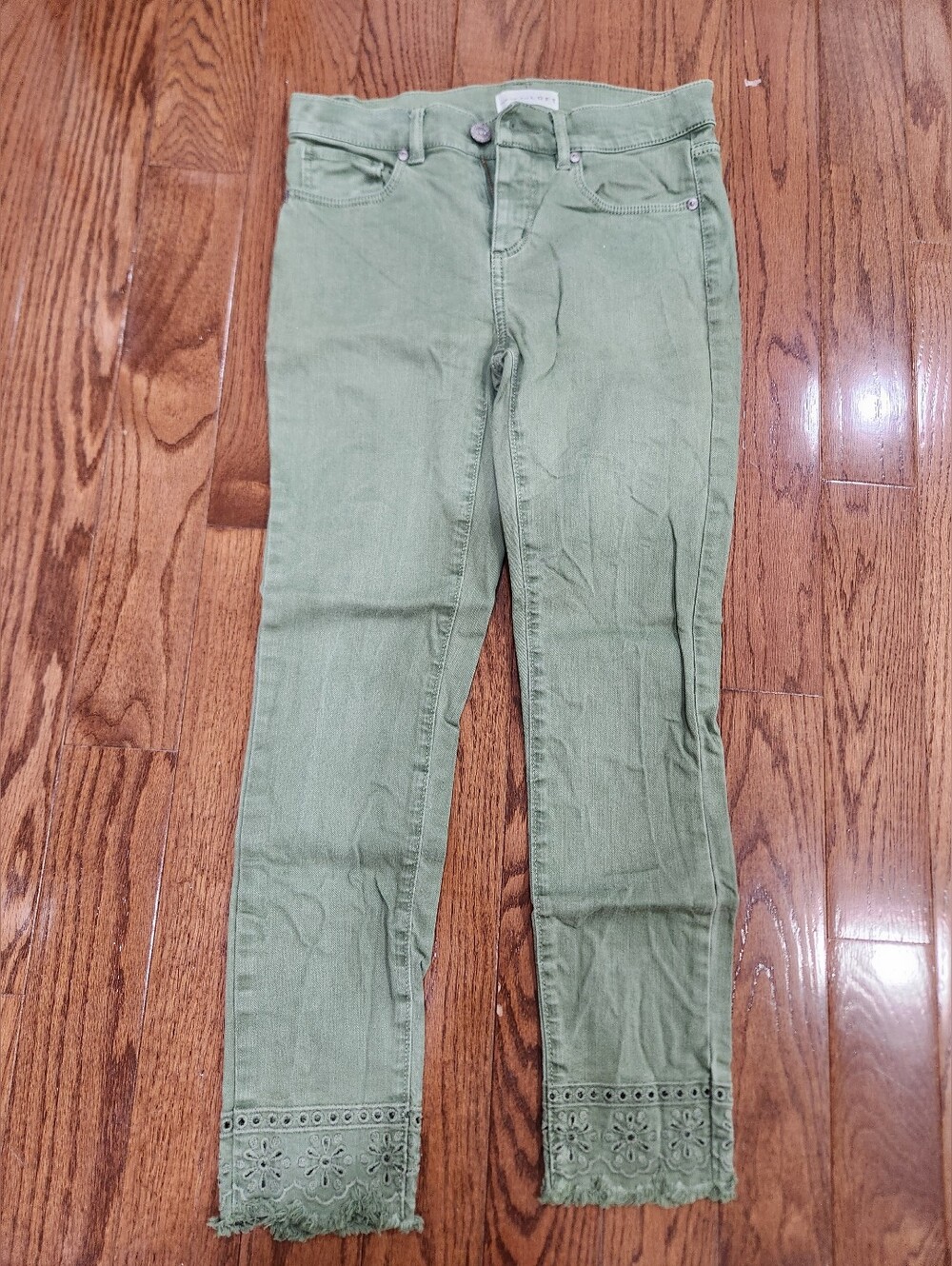 New LOFT Olive Green Skinny Jeans with Eyelet Embroidered Scalloped Hem